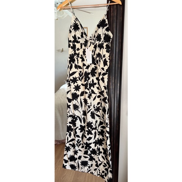 NWT Anthropologie Moon River V Neck Printed Jumpsuit - Picture 2 of 2